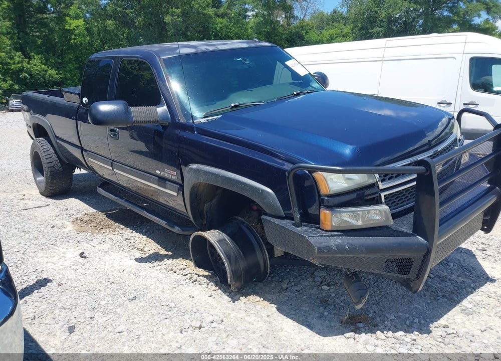 2005 CHEVROLET SILVERADO K2500 HEAVY DUTY VIN: 1GCHK29205E208399