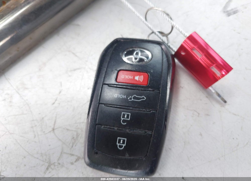 2022 TOYOTA COROLLA CROSS XLE VIN: 7MUDAABG0NV027076