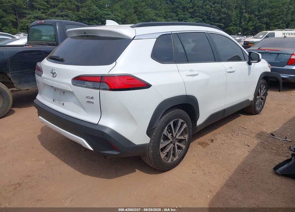 2022 TOYOTA COROLLA CROSS XLE VIN: 7MUDAABG0NV027076