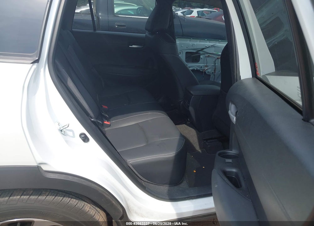 2022 TOYOTA COROLLA CROSS XLE VIN: 7MUDAABG0NV027076