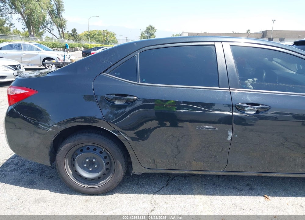 2018 TOYOTA COROLLA VIN: 5YFBURHE2JP855291
