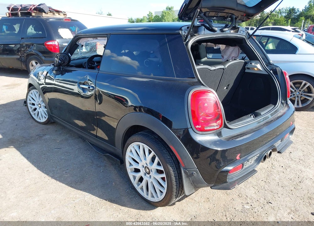 2015 MINI HARDTOP VIN: WMWXP7C51F2A40742