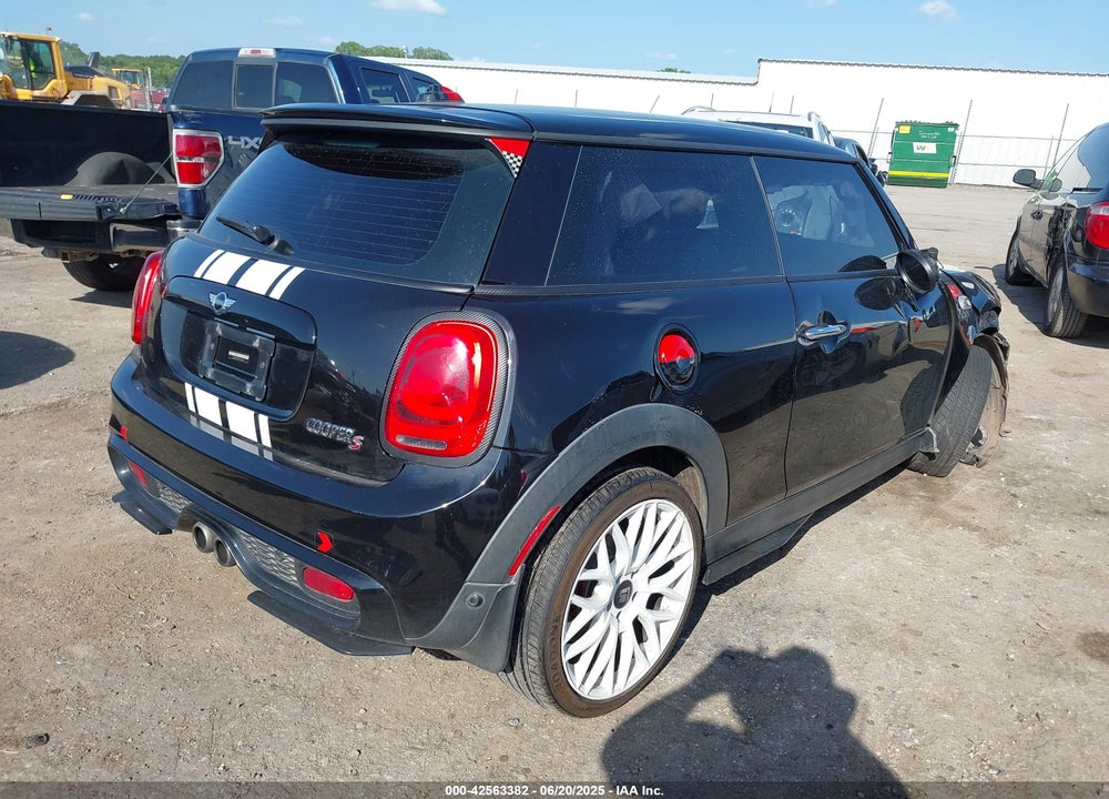 2015 MINI HARDTOP VIN: WMWXP7C51F2A40742
