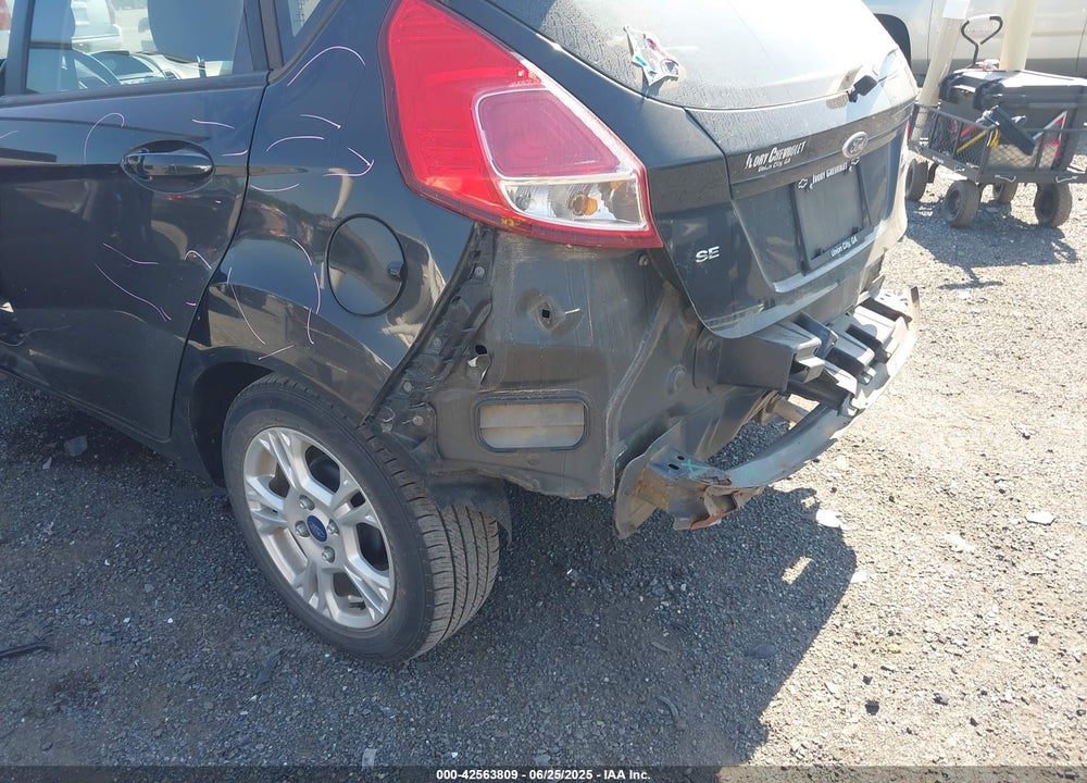 2015 FORD FIESTA VIN: 3FADP4EJ3FM111529