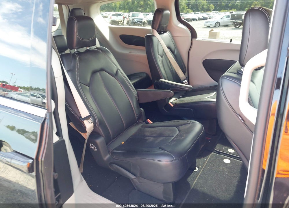 2024 CHRYSLER PACIFICA TOURING L VIN: 2C4RC1BG4RR143812