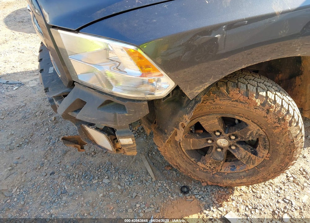 2016 RAM 1500 VIN: 1C6RR7FG3GS409660