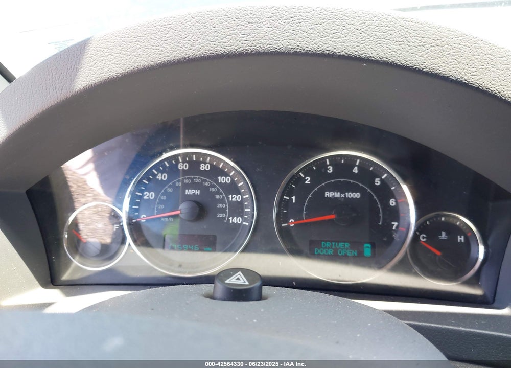 2007 JEEP GRAND CHEROKEE VIN: 1J8GR48K97C631512