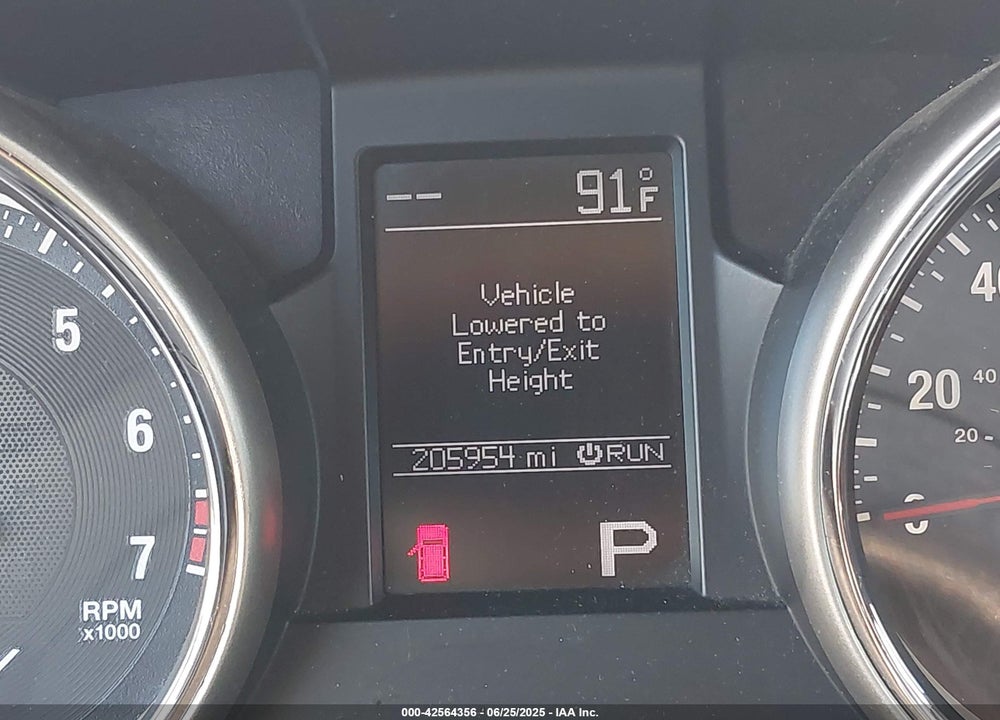 2011 JEEP GRAND CHEROKEE VIN: 1J4RR6GT2BC631909