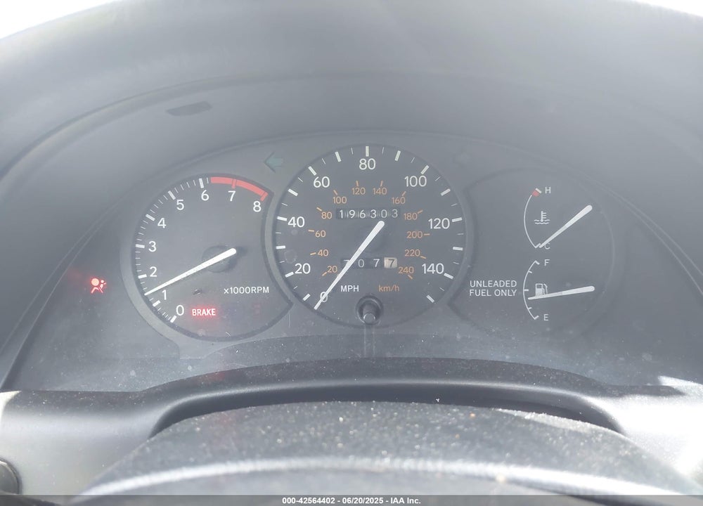 1998 TOYOTA CELICA GT VIN: JT5FG02T2W0050819