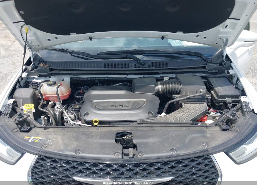 2022 CHRYSLER PACIFICA TOURING L VIN: 2C4RC1BG2NR195708