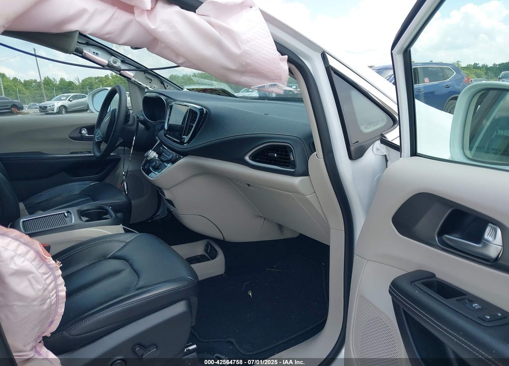 2022 CHRYSLER PACIFICA TOURING L VIN: 2C4RC1BG2NR195708