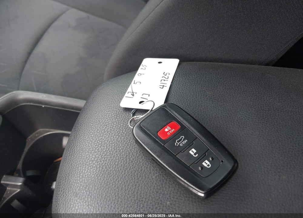 2022 TOYOTA RAV4 XLE VIN: 2T3W1RFV3NC181307