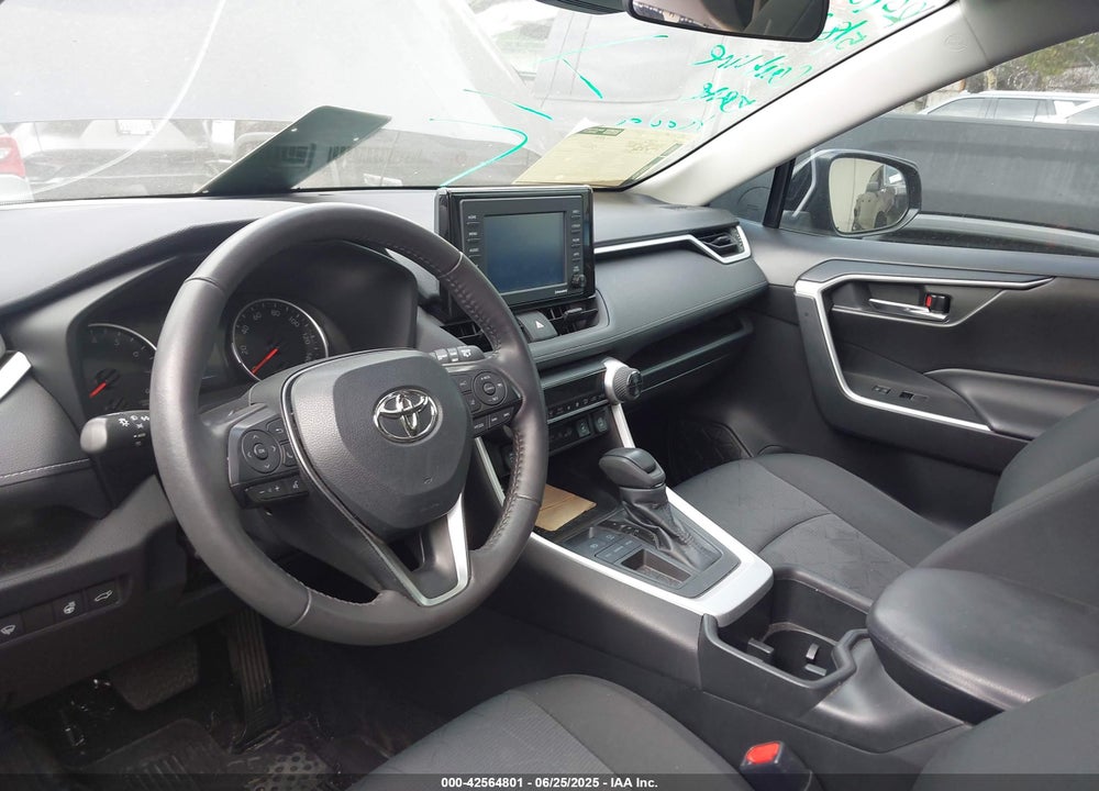 2022 TOYOTA RAV4 XLE VIN: 2T3W1RFV3NC181307