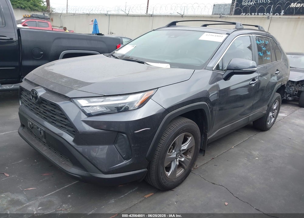 2022 TOYOTA RAV4 XLE VIN: 2T3W1RFV3NC181307
