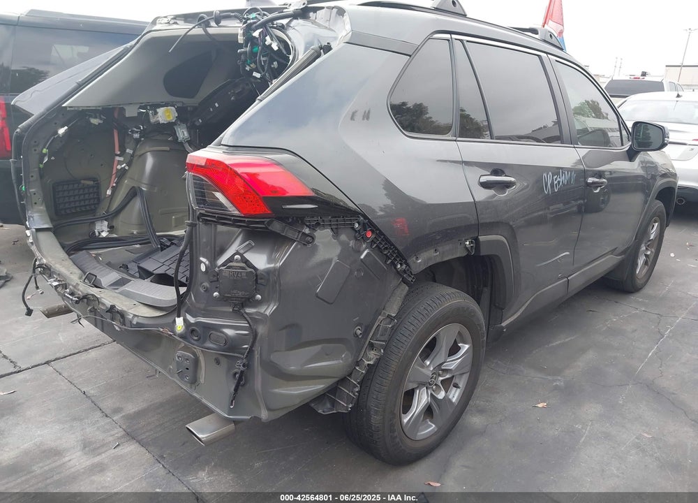 2022 TOYOTA RAV4 XLE VIN: 2T3W1RFV3NC181307