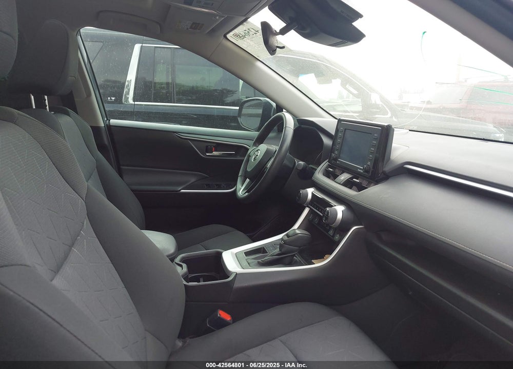 2022 TOYOTA RAV4 XLE VIN: 2T3W1RFV3NC181307