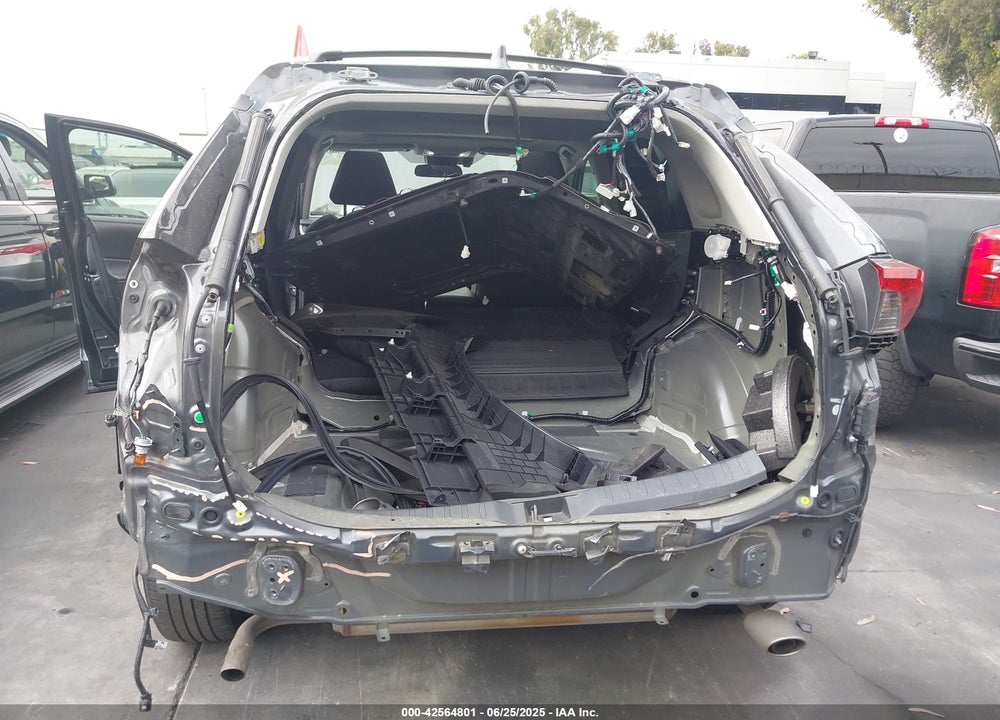 2022 TOYOTA RAV4 XLE VIN: 2T3W1RFV3NC181307