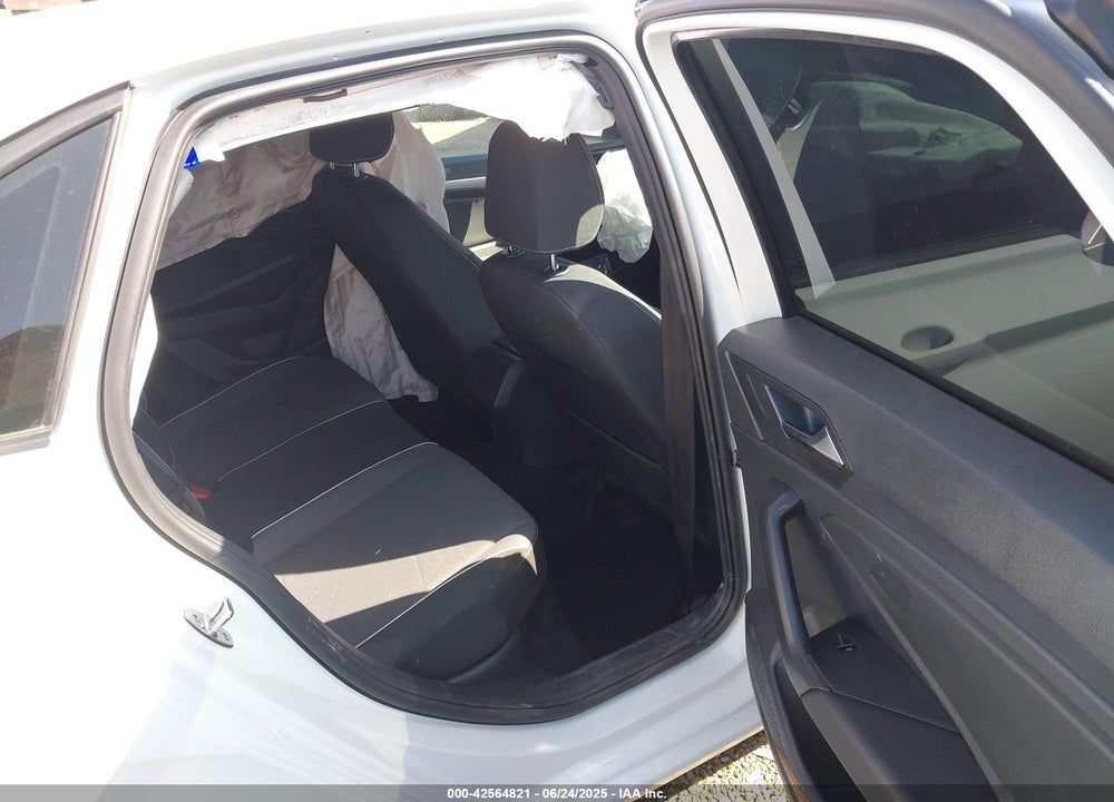 2025 VOLKSWAGEN JETTA VIN: 3VWBX7BU7SM050064