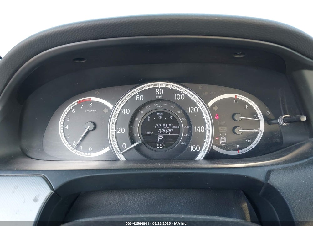 2013 HONDA ACCORD LX VIN: 1HGCR2F31DA005323