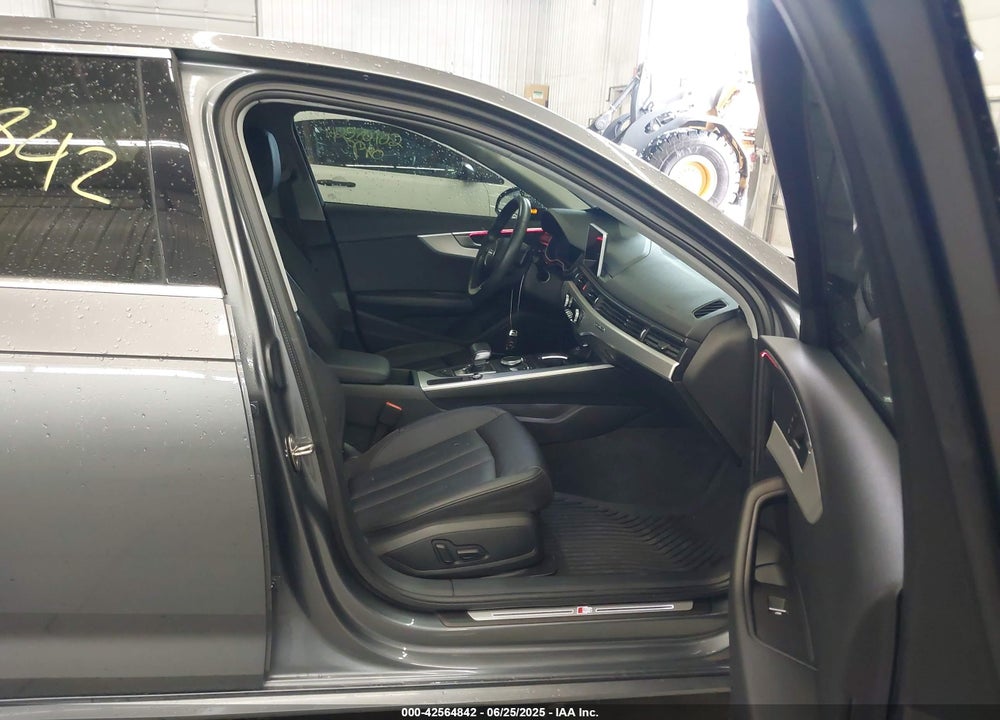 2018 AUDI A4 VIN: WAUENAF42JA163975