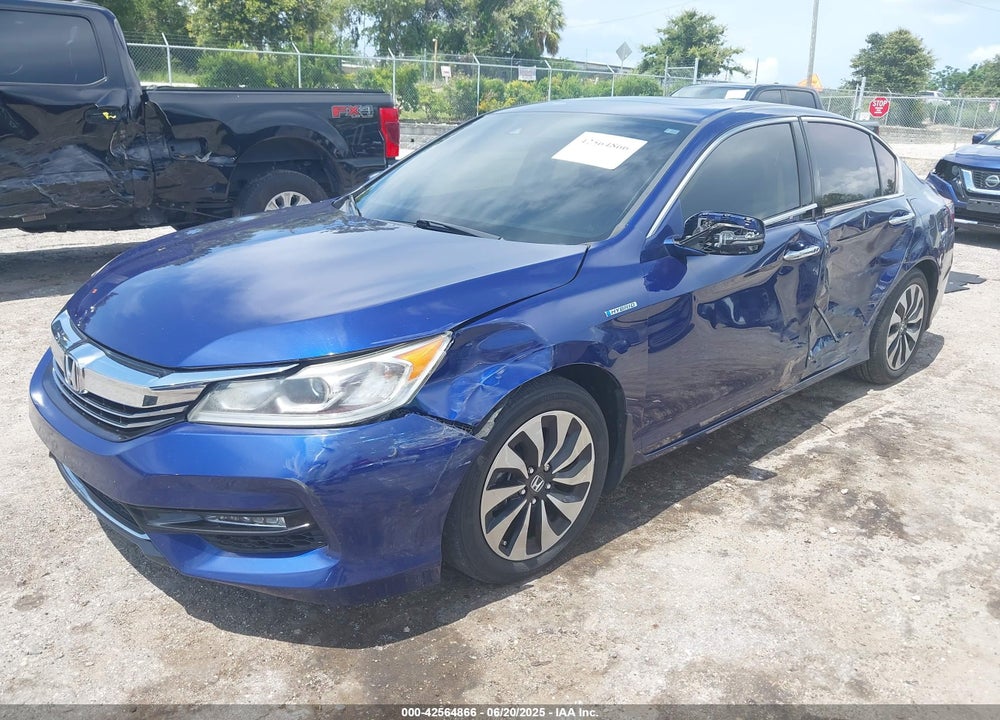 2017 HONDA ACCORD VIN: JHMCR6F54HC010483