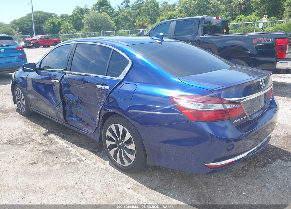 2017 HONDA ACCORD VIN: JHMCR6F54HC010483