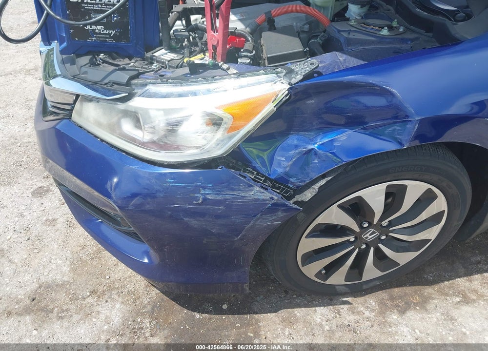 2017 HONDA ACCORD VIN: JHMCR6F54HC010483