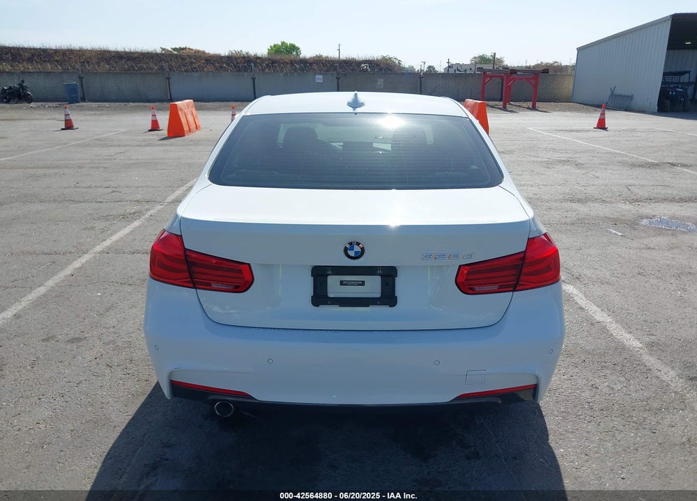 2016 BMW 3 SERIES VIN: WBA8E5C51GK388330