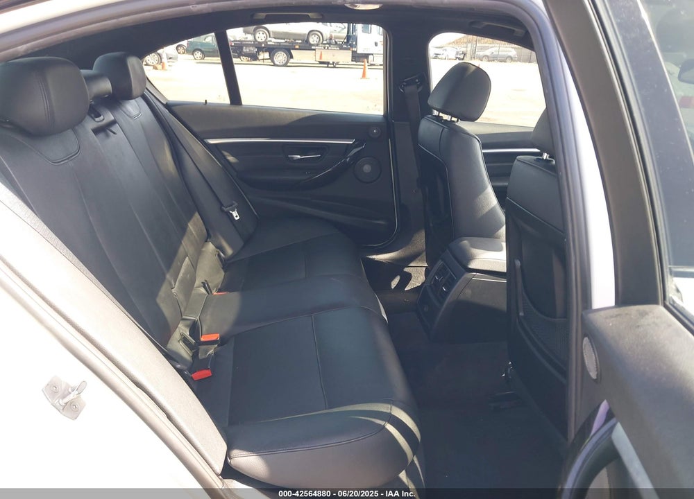2016 BMW 3 SERIES VIN: WBA8E5C51GK388330