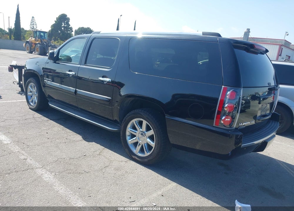 2007 GMC YUKON XL 1500 VIN: 1GKFK66877J182664