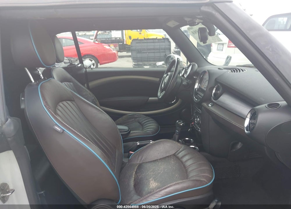 2014 MINI CONVERTIBLE COOPER VIN: WMWZN3C52ET569565
