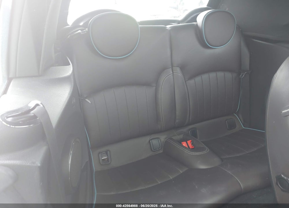 2014 MINI CONVERTIBLE COOPER VIN: WMWZN3C52ET569565