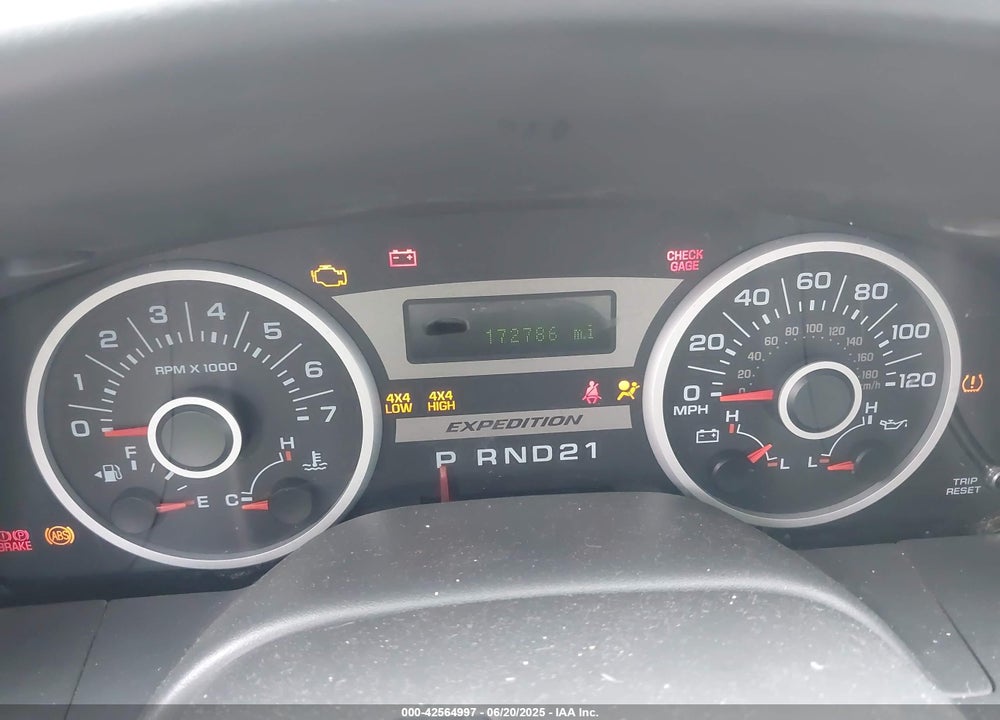 2005 FORD EXPEDITION NBX/XLT VIN: 1FMFU165X5LA80500