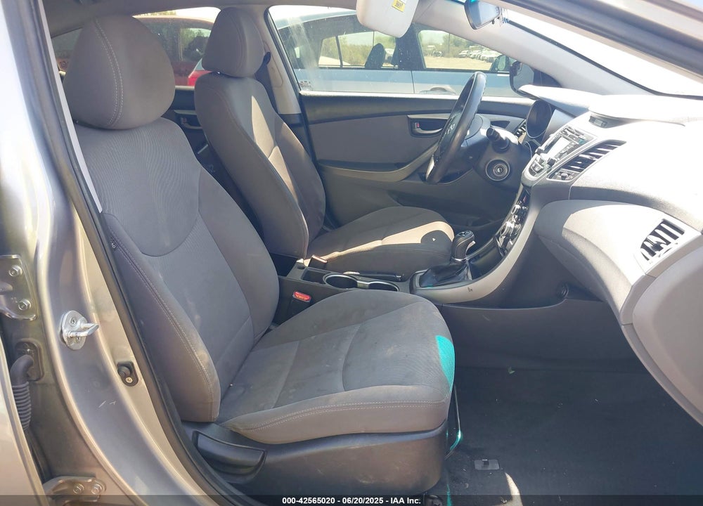 2015 HYUNDAI ELANTRA VIN: KMHDH4AE7FU303950