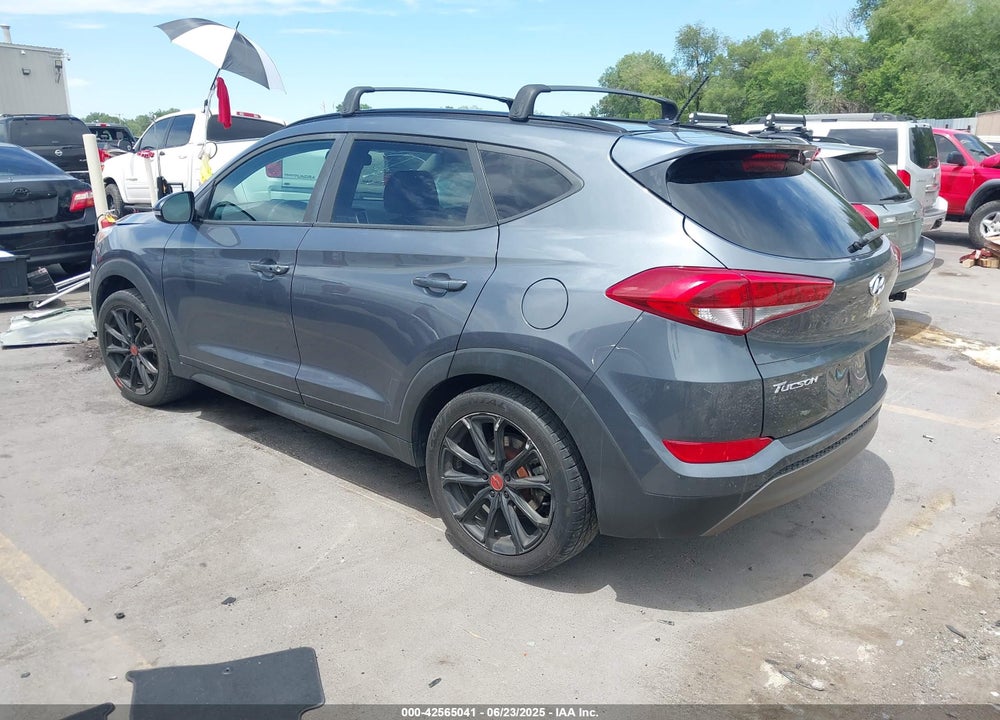 2017 HYUNDAI TUCSON VIN: KM8J33A2XHU491724
