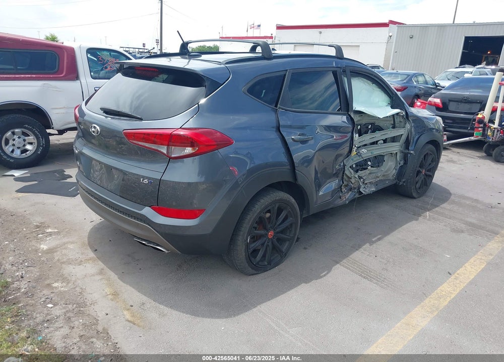 2017 HYUNDAI TUCSON VIN: KM8J33A2XHU491724
