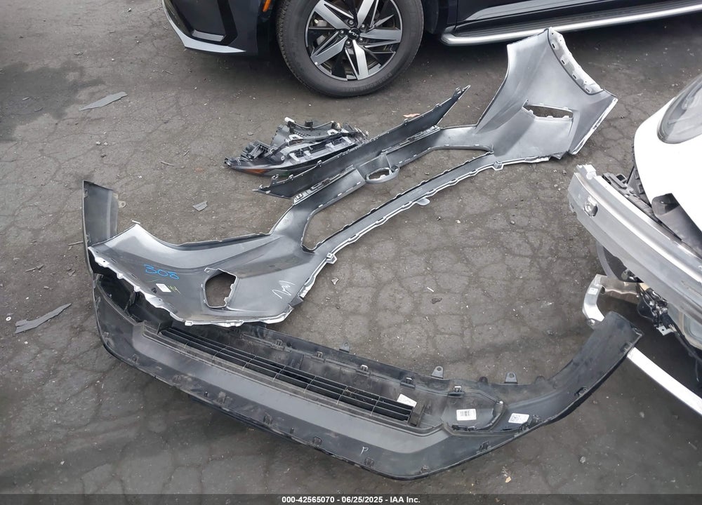 2022 TOYOTA RAV4 HYBRID VIN: 4T3T6RFV9NU070229
