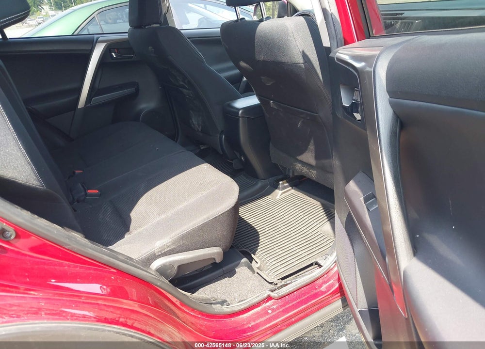 2018 TOYOTA RAV4 VIN: JTMRFREV1JD229960