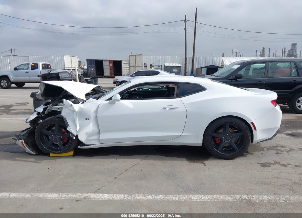 2018 CHEVROLET CAMARO VIN: 1G1FB1RX7J0146786