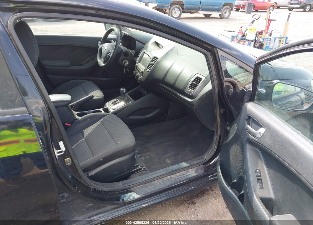 2018 KIA FORTE LX VIN: 3KPFL4A71JE263059
