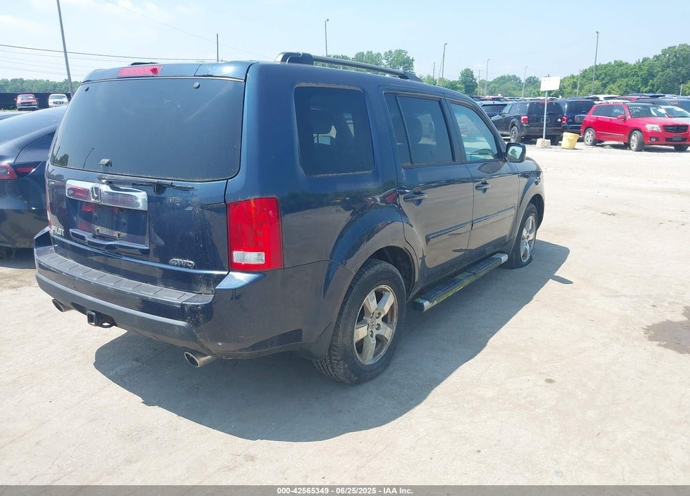 2011 HONDA PILOT VIN: 5FNYF4H58BB074120