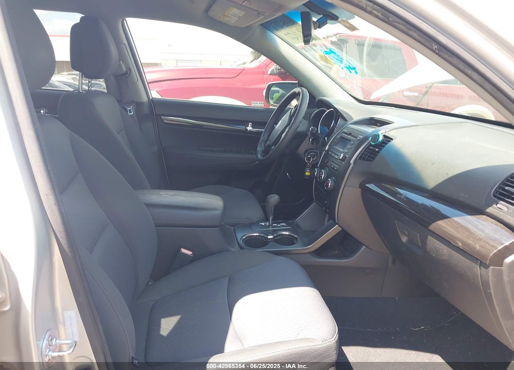 2012 KIA SORENTO VIN: 5XYKT3A63CG238492