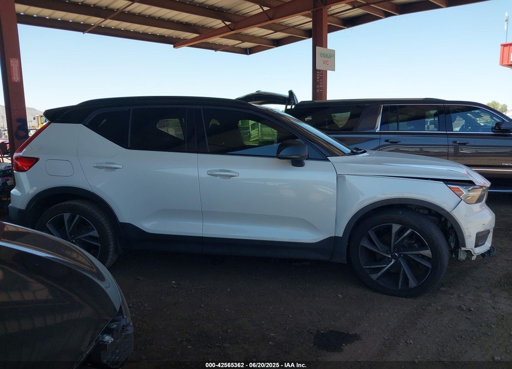 2019 VOLVO XC40 VIN: YV4162XZ5K2016041