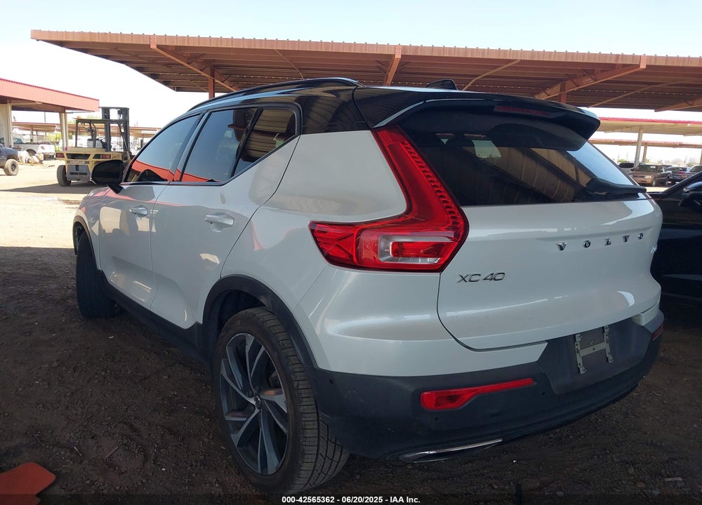 2019 VOLVO XC40 VIN: YV4162XZ5K2016041