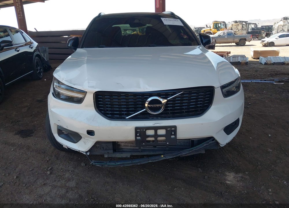2019 VOLVO XC40 VIN: YV4162XZ5K2016041