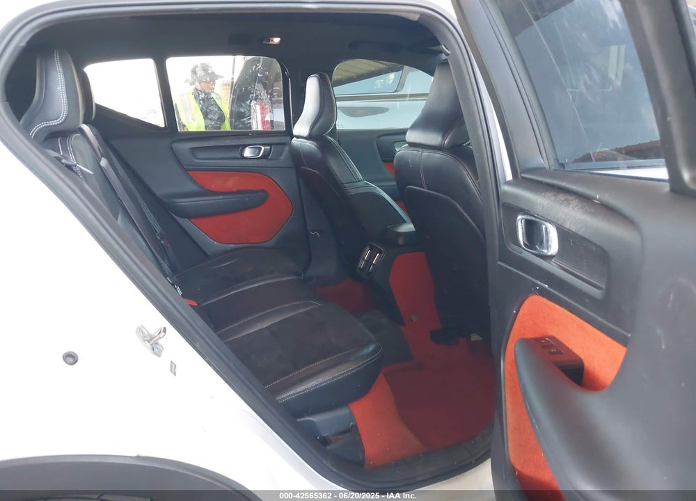 2019 VOLVO XC40 VIN: YV4162XZ5K2016041