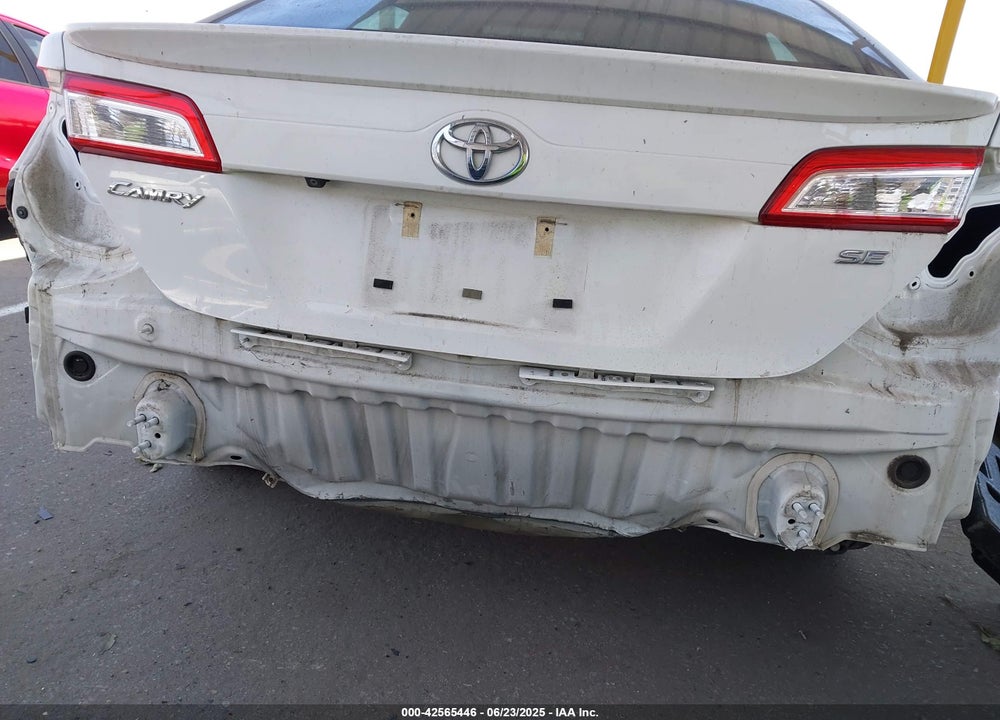 2014 TOYOTA CAMRY VIN: 4T1BF1FK2EU852898