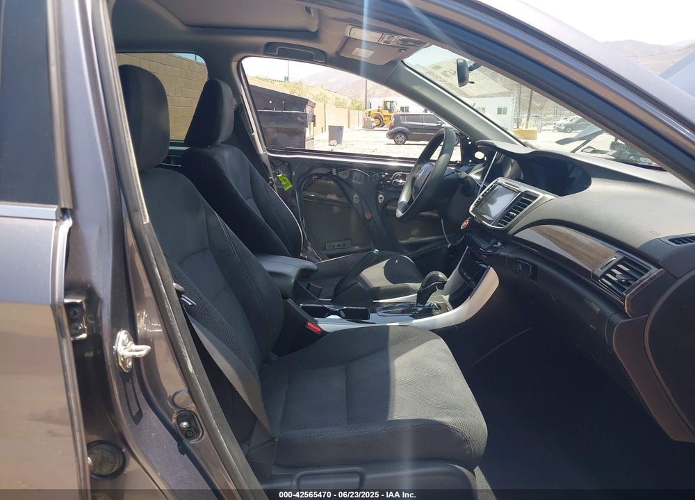 2016 HONDA ACCORD VIN: 1HGCR2F73GA038282