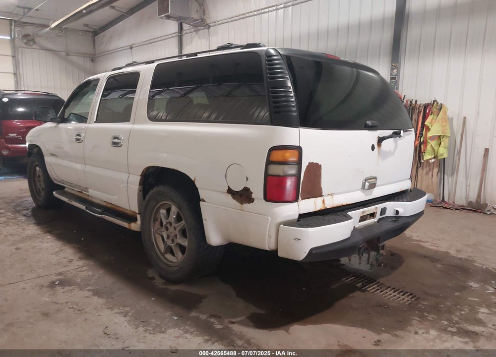 2005 GMC YUKON XL 1500 DENALI VIN: 1GKFK66U75J261438