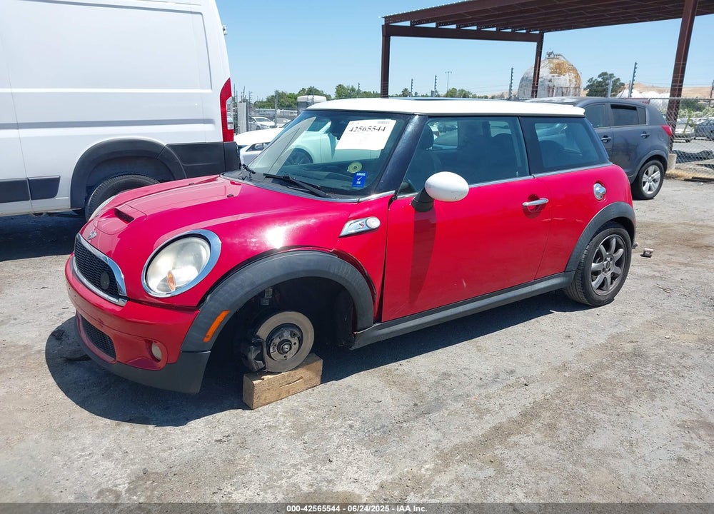 2009 MINI COOPER S VIN: WMWMF73529TW84638